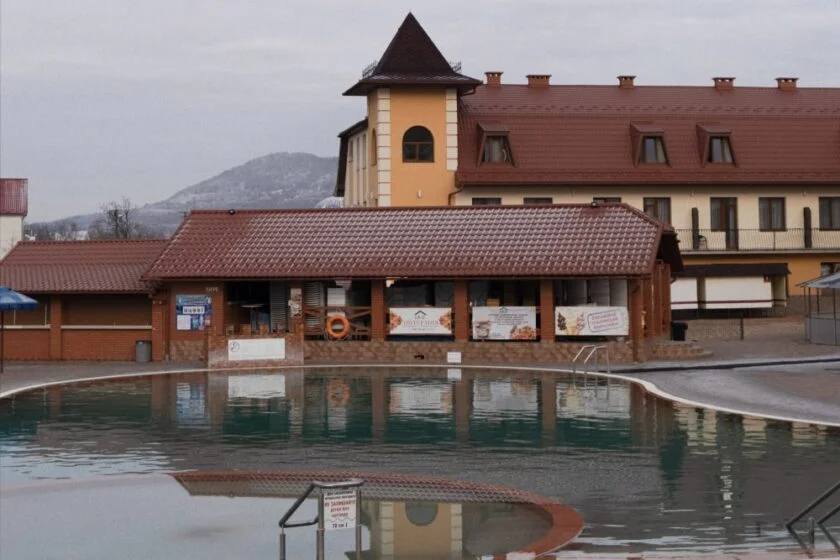 Бассейны и спа. Сколько стоит отдых на термальных водах Закарпатья осенью